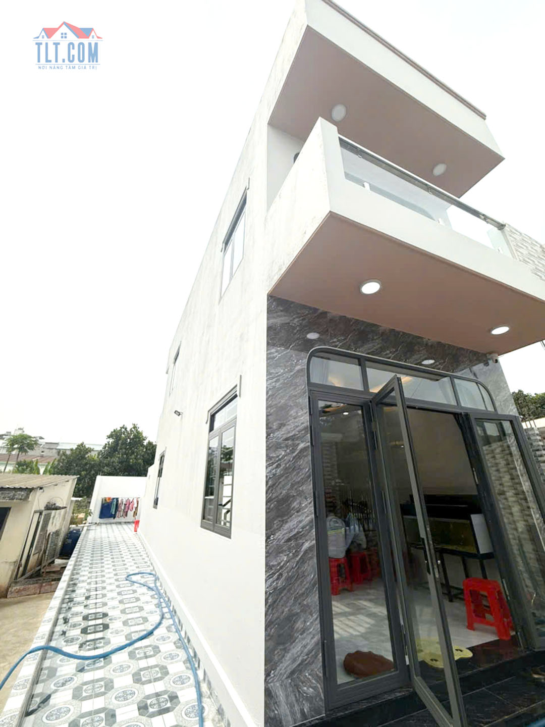 Nhà 1 trệt 1 lầu