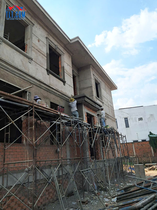 Lên khung xương nhà