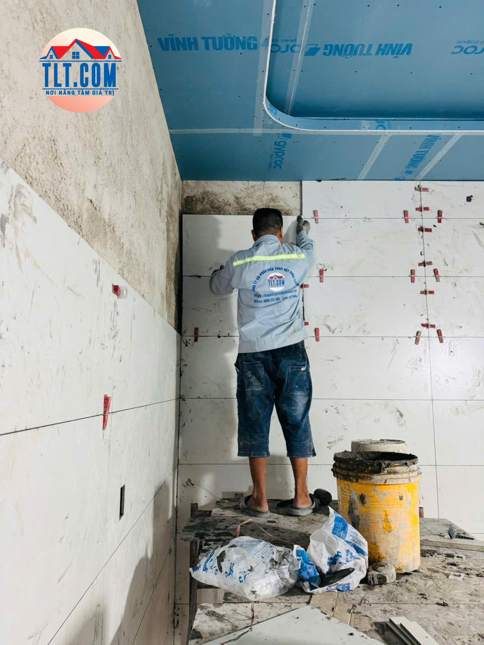 Thi công hoàn thiện nhà - công đoạn ốp lát gạch tường