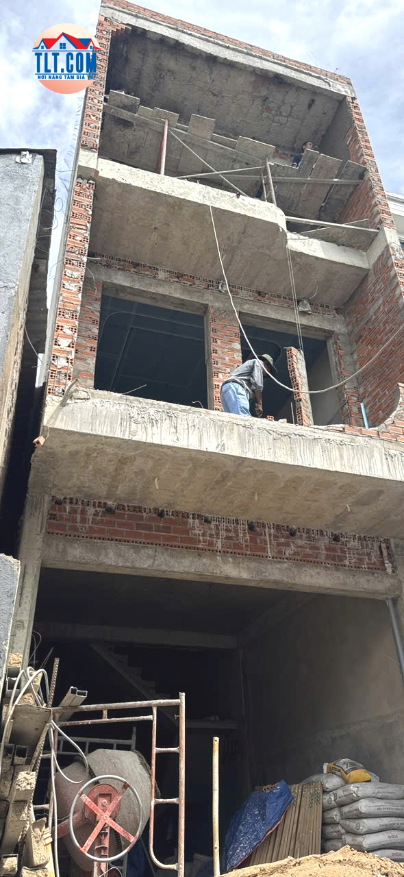 Xây nhà phần thô