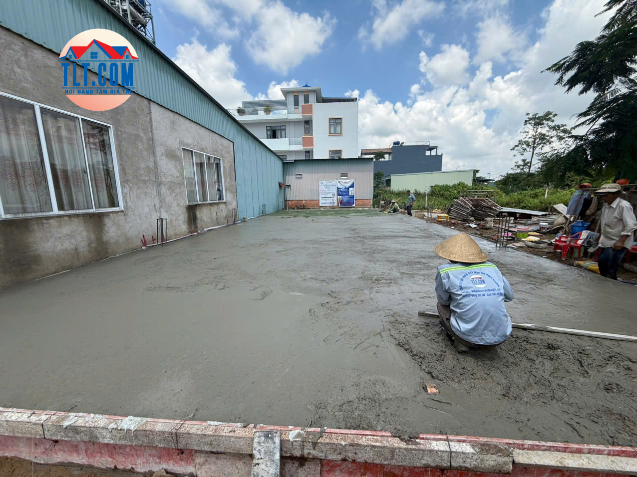 đổ bê tông móng