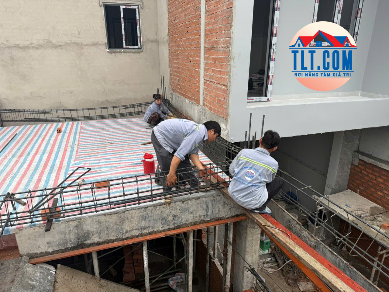 thi c&ocirc;ng x&acirc;y nh&agrave; phần th&ocirc;