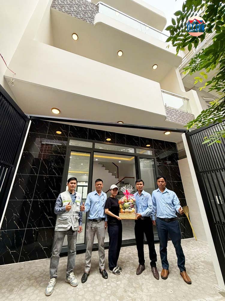 Bàn giao nhà 1 trệt 2 lầu