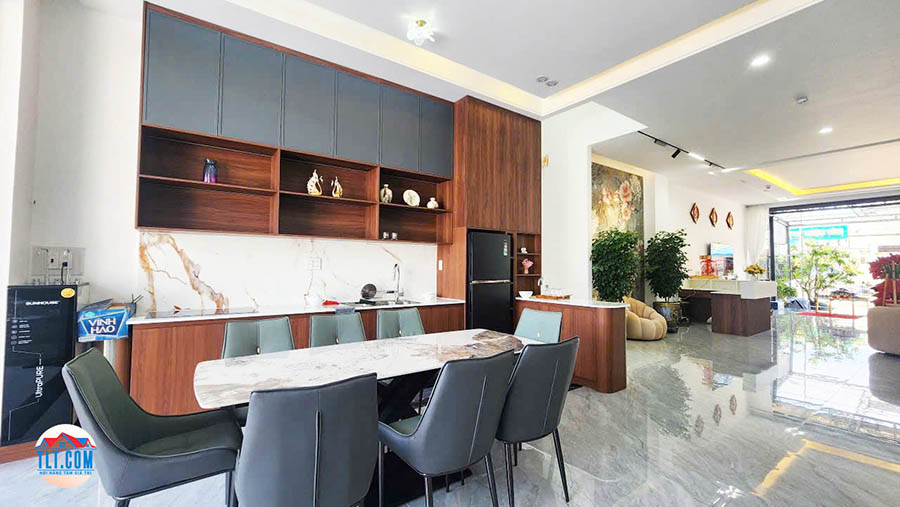 Khu vực bếp và phòng ăn