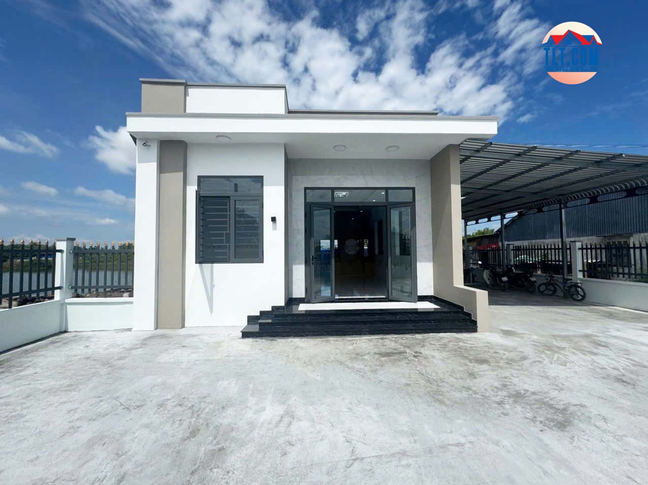 Mặt tiền khuôn viên nhà cấp 4