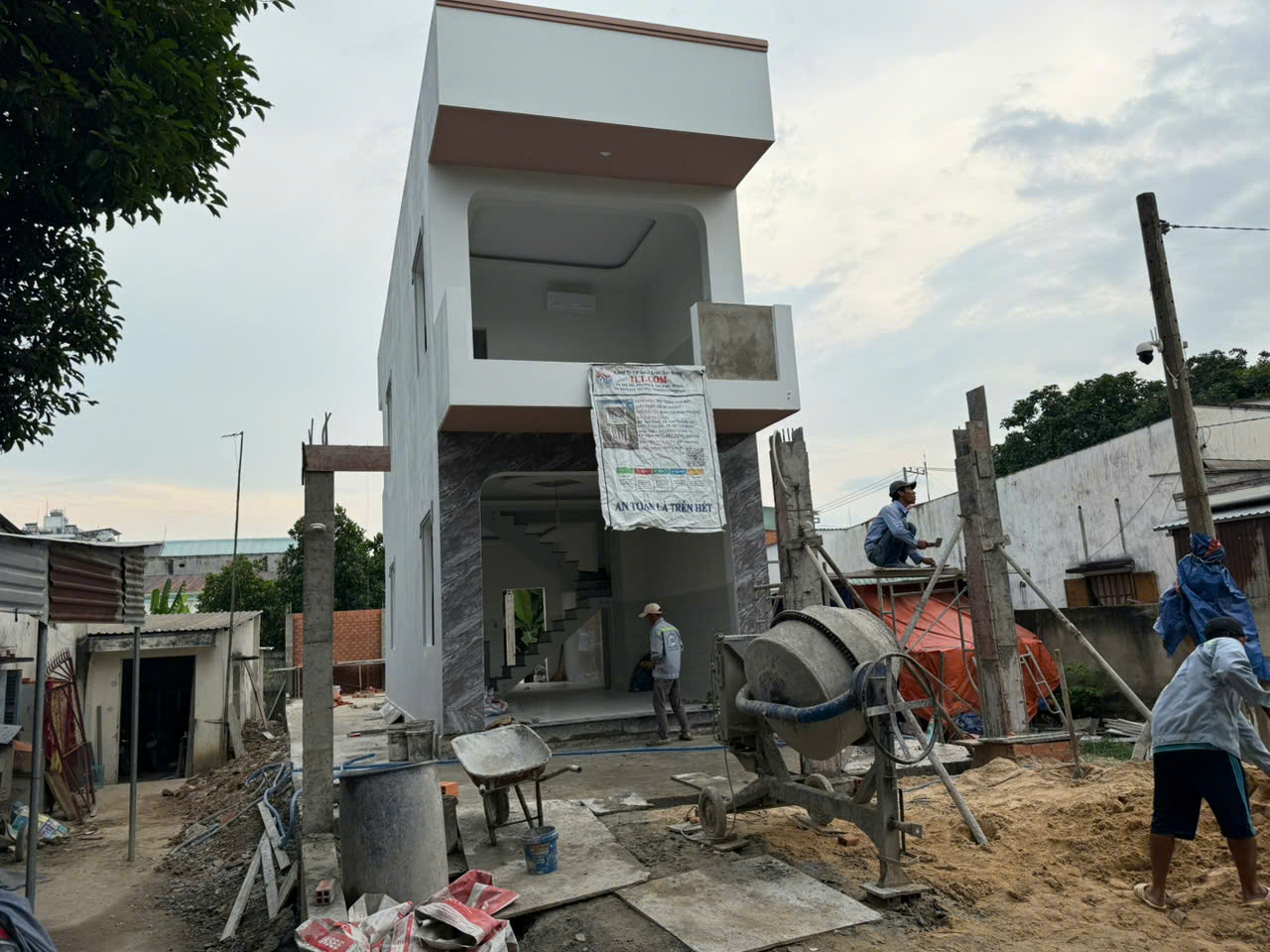 Xây nhà phần thô tại Định Quán