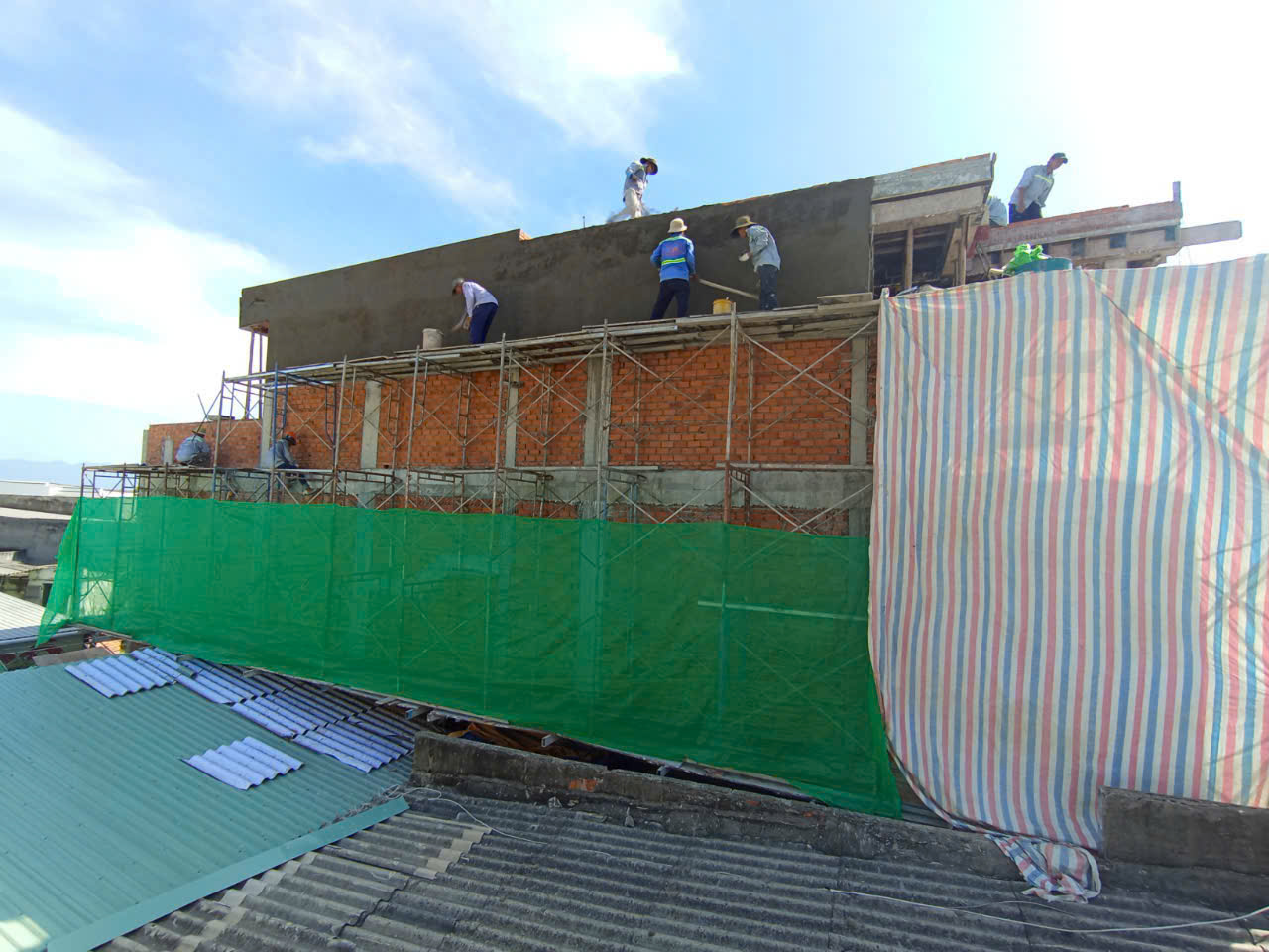 Xây nhà phần thô