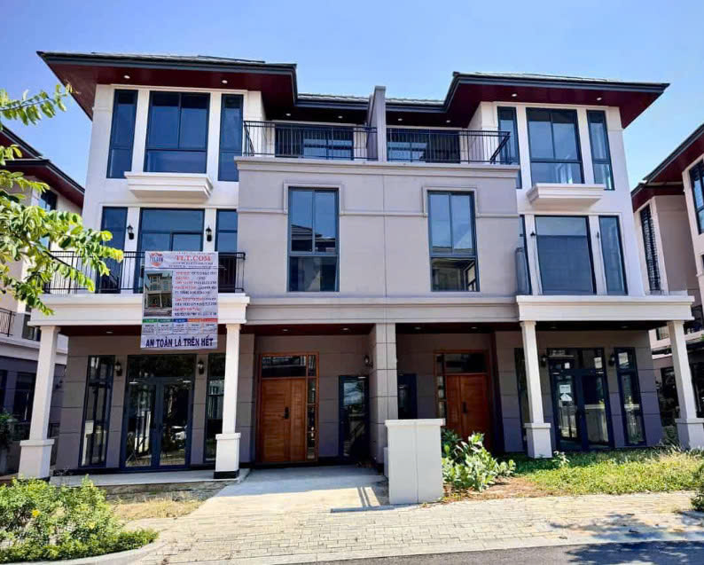 Xây nhà liền kề