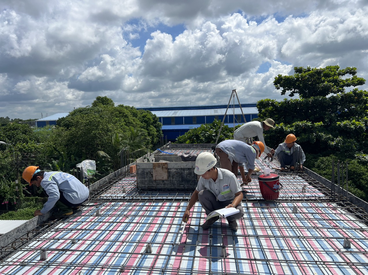 Thi công đổ bê tông móng