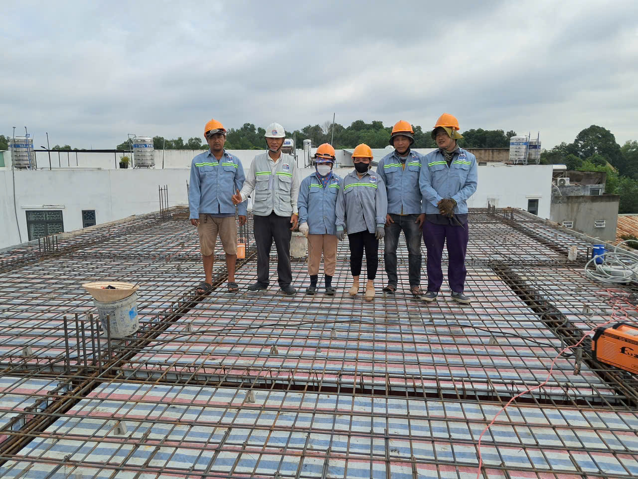 đội ngũ thi công xây dựng nhà