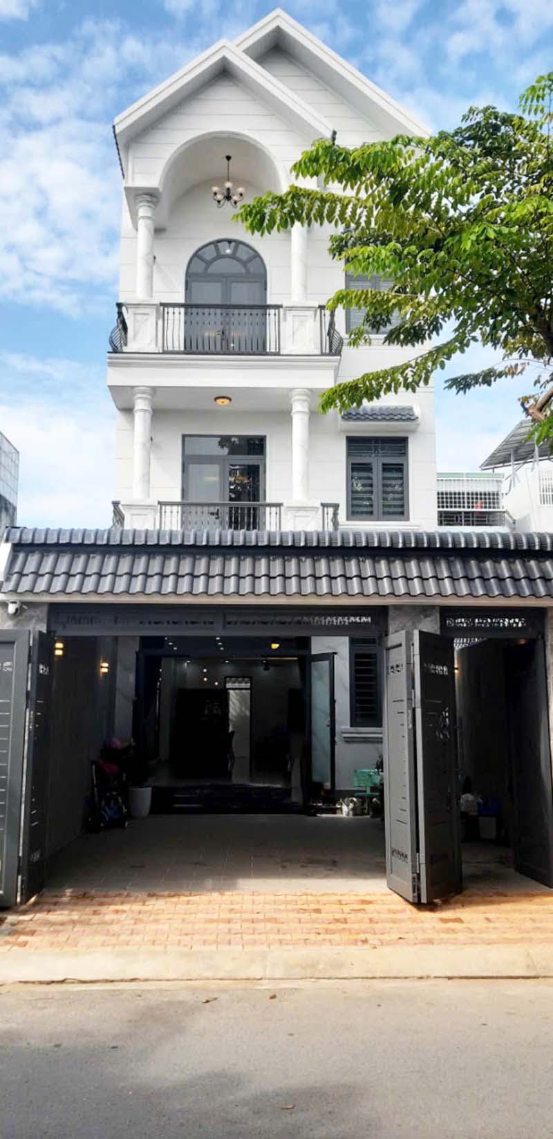 Nhà 1 trệt 1 lầu mái thái