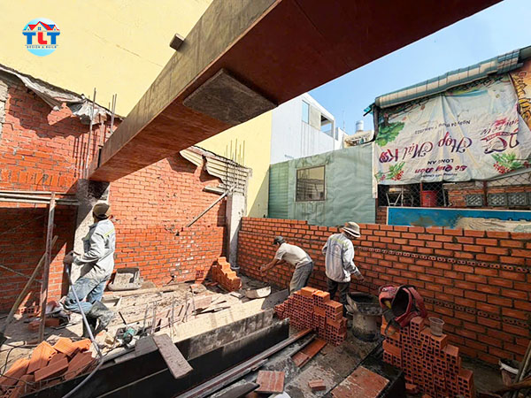 x&acirc;y nh&agrave; phần th&ocirc; trọn g&oacute;i