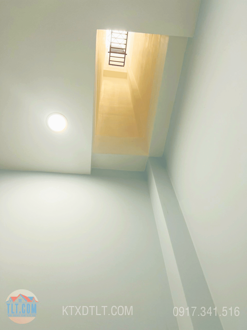 Giếng trời nhà phố hiện đại 3 tầng 