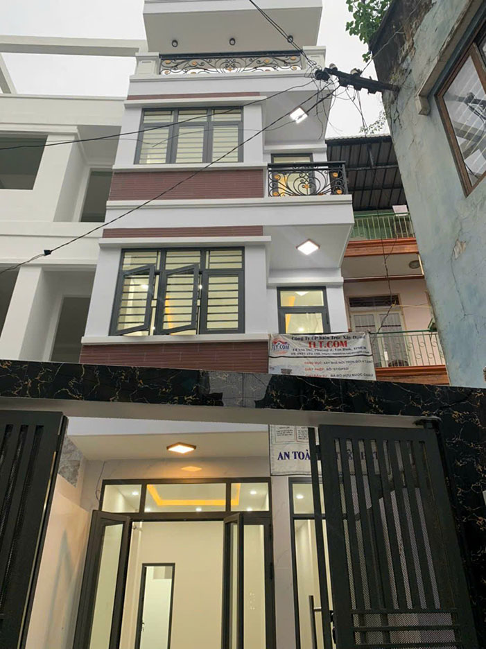 Nhà phố 1 trệt 3 lầu hiện đại