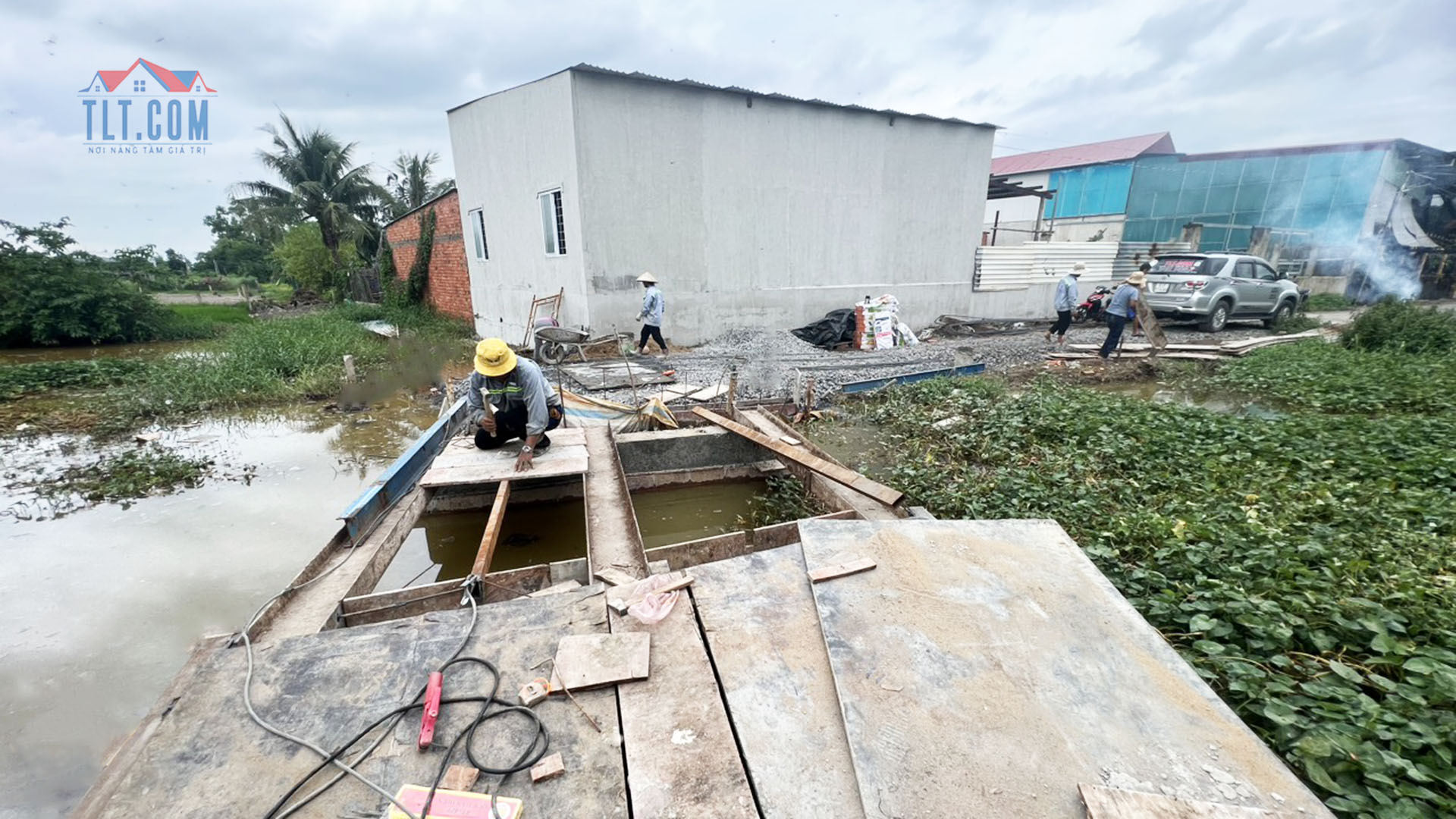 Đổ đà xây cầu - công trình nhà cô Hoa