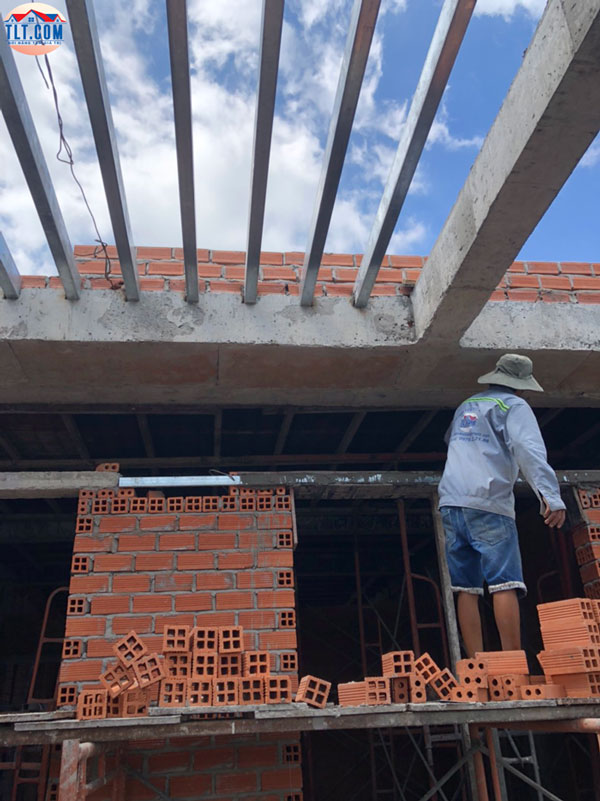Thi công phần thô nhà phố nhà 1 trệt 2 lầu Long An