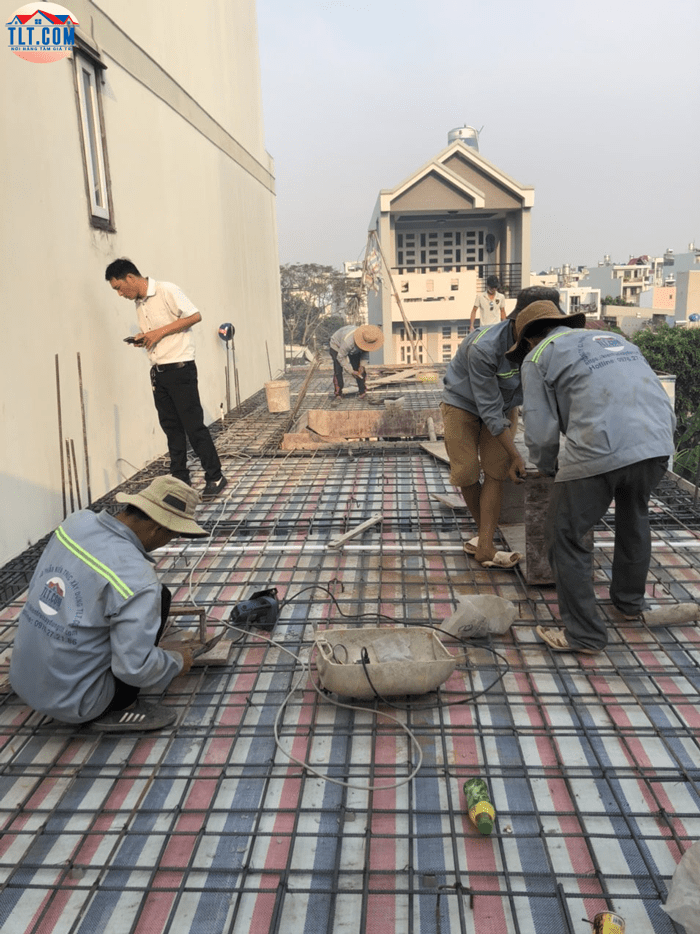 Công đoạn đi thép sàn